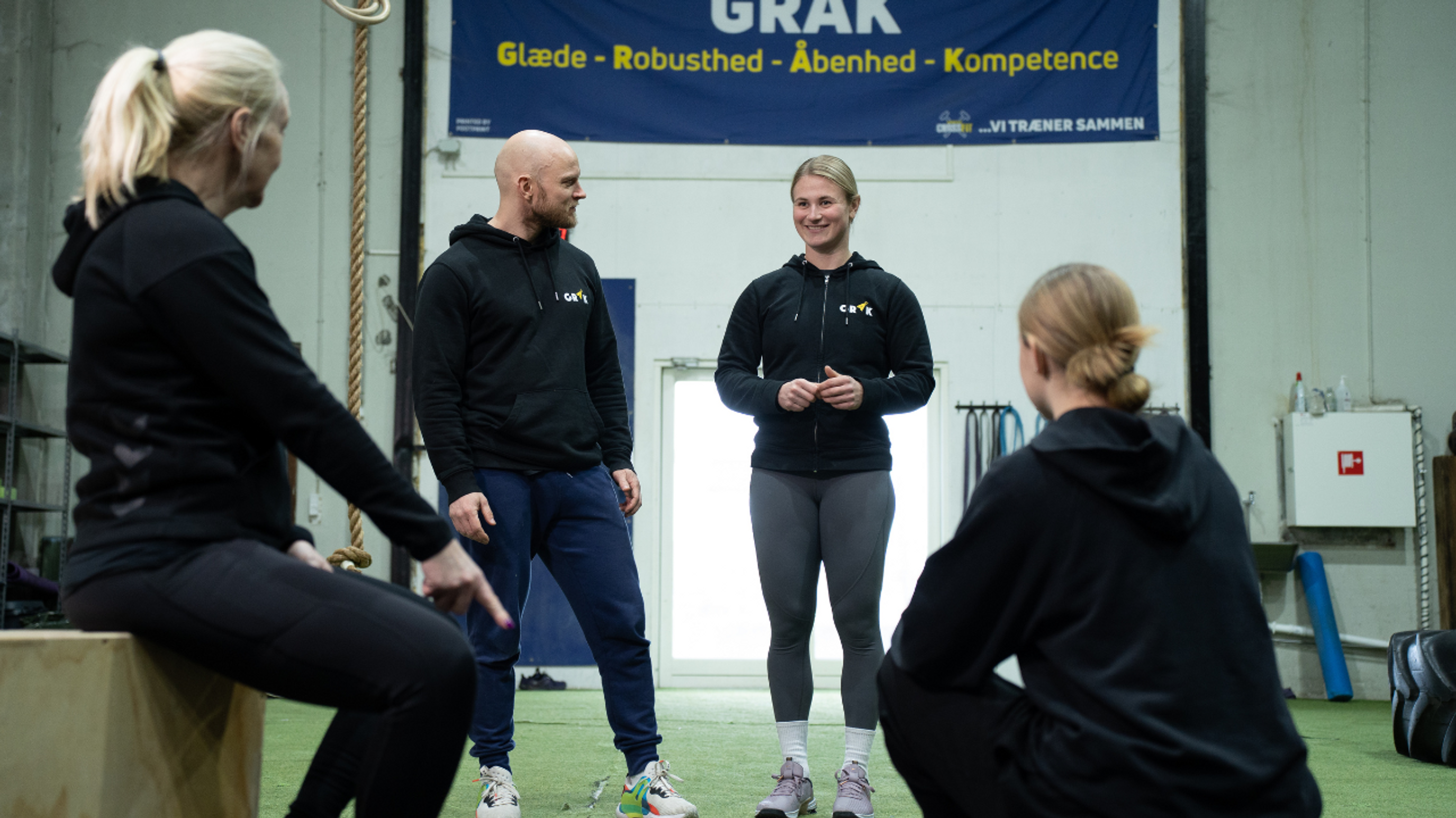 Gråk Videoer